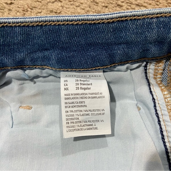 American Eagle Womens High Rise Mom Jean Size 20R Stretch Medium Wash Denim NWOT - Picture 6 of 9
